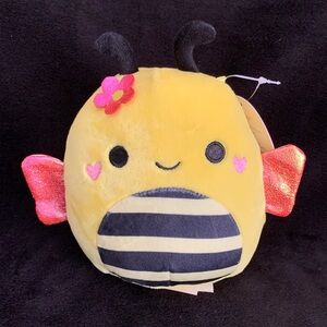 Squishmallows Sunny the Bee NWT 6” with Flower NWT